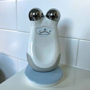 NuFACE Trinity Facial Toning Device